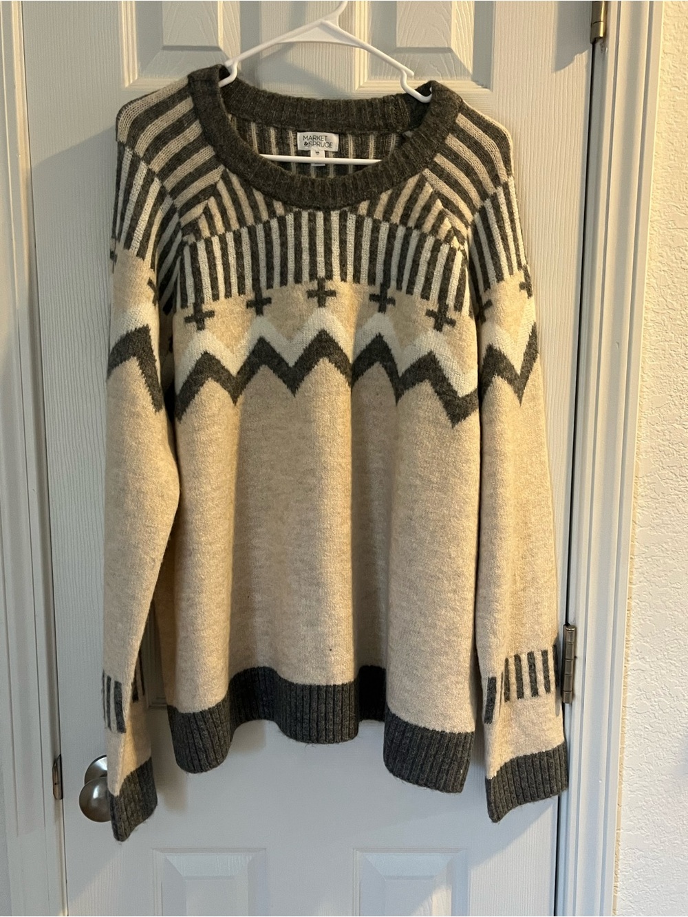 Market & Spruce Cream and Gray Geometric Knit Sweater